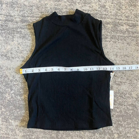 Women’s MCLA Sleeveless Tank Size M Black Ribbed Q9 - Picture 2 of 6